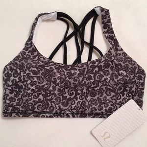 Lululemon Free to Be Tranquil bra NWT